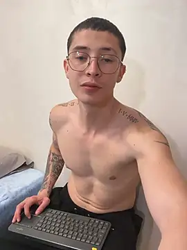 sebas 1122 online show from May 24, 10:37 pm