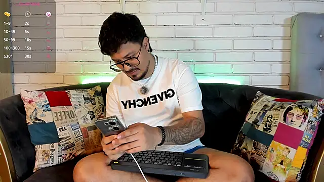 DaviidEvans  online show from November 28, 2:31 pm