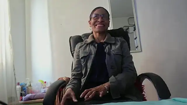 Snapshot of Aries_Mature chatting on April 30, 8:37 pm Aries Mature online show from April 30, 8:37 pm