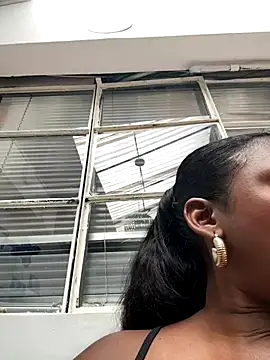 Tayra Siny online show from October 12, 8:30 pm