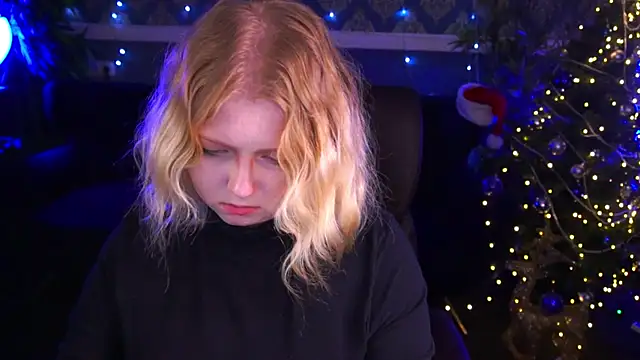 Snapshot of Tinker_Belll chatting on January 3, 7:39 pm Tinker Belll online show from January 3, 7:39 pm