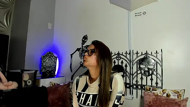 beauti wild25 online show from October 6, 7:11 pm