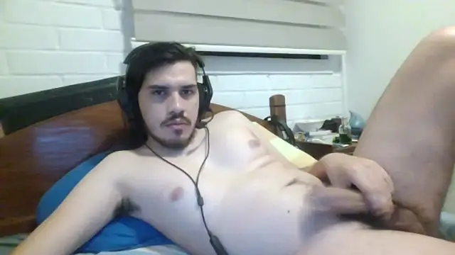 Snapshot of hung_weeb chatting on January 25, 5:40 am hung weeb online show from January 25, 5:40 am