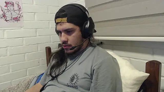 Snapshot of hung_weeb chatting on October 14, 3:18 am hung weeb online show from October 14, 3:18 am