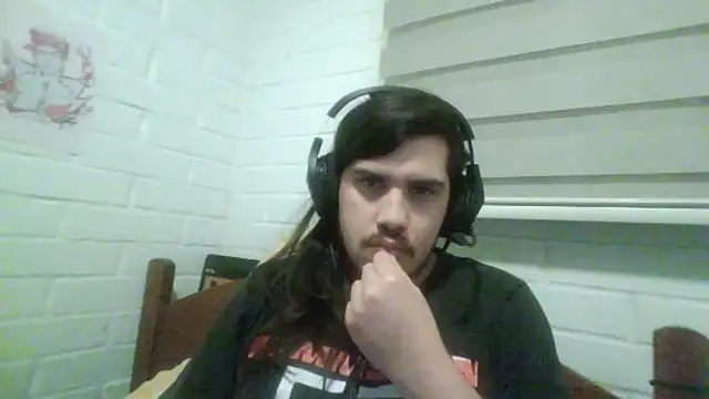 Snapshot of hung_weeb chatting on October 21, 12:44 am hung weeb online show from October 21, 12:44 am