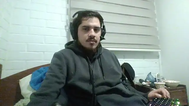 hung weeb online show from April 24, 1:19 am