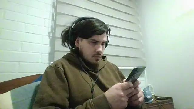 Snapshot of hung_weeb chatting on July 21, 2:25 am hung weeb online show from July 21, 2:25 am