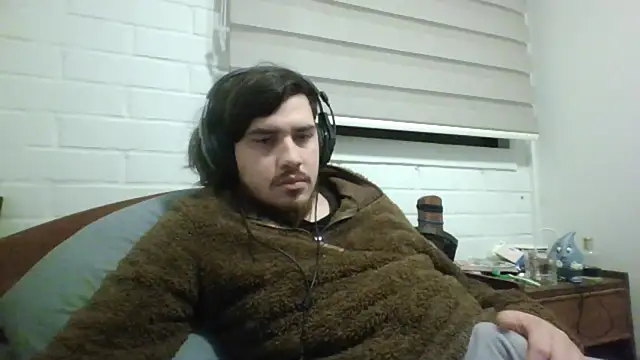 Snapshot of hung_weeb chatting on July 29, 2:10 am hung weeb online show from July 29, 2:10 am
