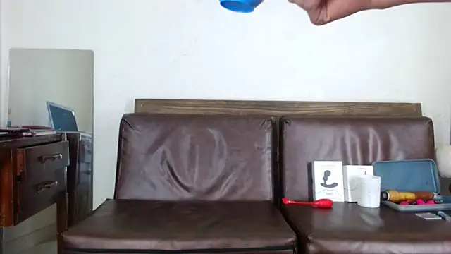 Courtney Valeria online show from November 9, 7:12 pm