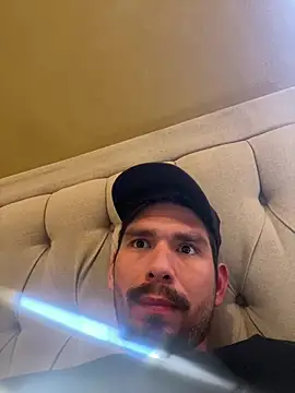 Snapshot of Tomthelong chatting on March 12, 9:56 pm Tomthelong online show from March 12, 9:56 pm