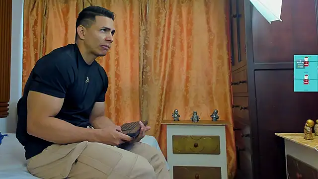 ChoreyTaiylor online show from December 4, 1:42 pm