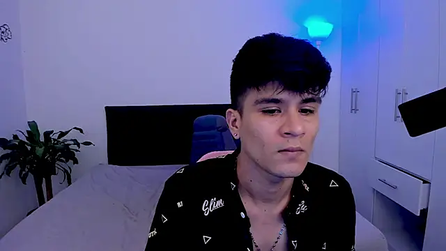 Snapshot of Eiden_allenx chatting on February 2, 2:02 pm Eiden allenx online show from February 2, 2:02 pm