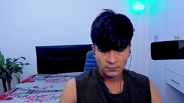 Snapshot of Eiden_allenx chatting on February 10, 4:08 am Eiden allenx online show from February 10, 4:08 am