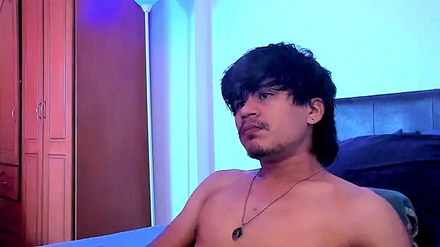 Snapshot of Eiden_allenx chatting on February 23, 1:52 pm Eiden allenx online show from February 23, 1:52 pm