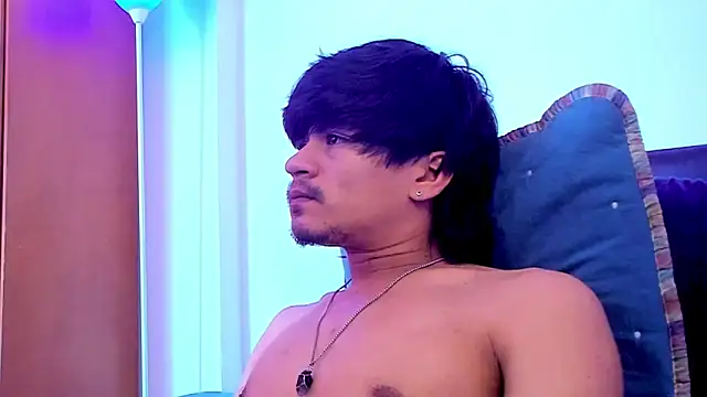 Snapshot of Eiden_allenx chatting on February 27, 4:51 pm Eiden allenx online show from February 27, 4:51 pm