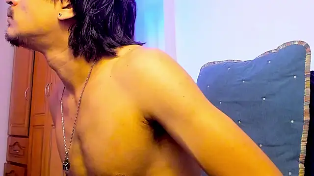 Snapshot of Eiden_allenx chatting on February 28, 12:17 pm Eiden allenx online show from February 28, 12:17 pm