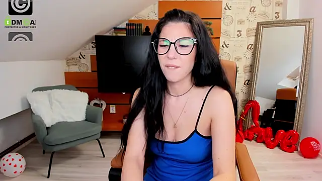 EmillyTaylor online show from March 17, 7:46 am