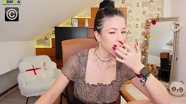 EmillyTaylor online show from December 20, 5:03 am