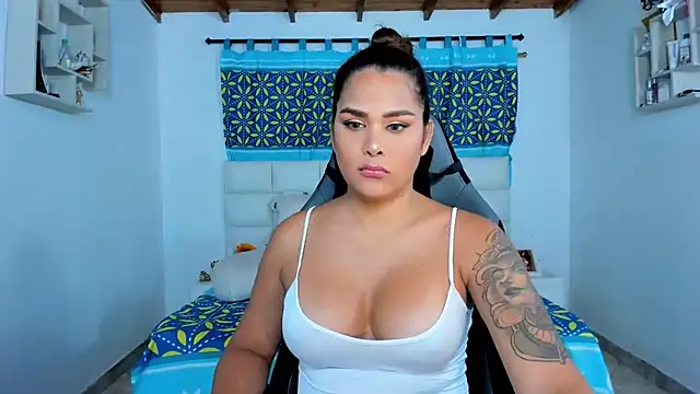 Snapshot of shadia-orozco chatting on February 11, 7:54 am shadia-orozco online show from February 11, 7:54 am