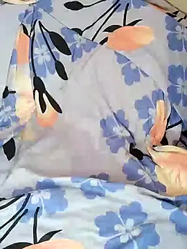 Snapshot of Beautifulsex4u chatting on December 28, 6:40 pm Beautifulsex4u online show from December 28, 6:40 pm