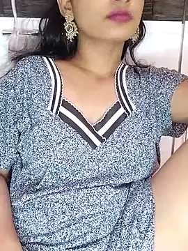 Snapshot of Beautifulsex4u chatting on September 18, 6:43 pm Beautifulsex4u online show from September 18, 6:43 pm