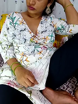 Snapshot of Beautifulsex4u chatting on October 21, 6:41 pm Beautifulsex4u online show from October 21, 6:41 pm