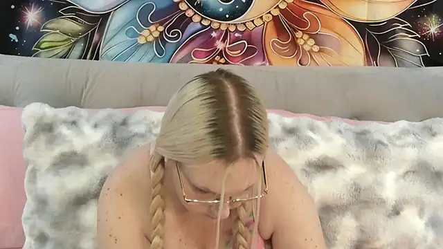 SaraBearXo online show from November 18, 12:42 pm