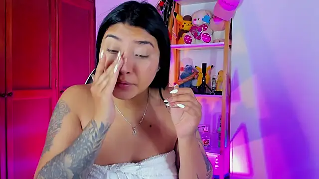 eymy-hadid online show from September 17, 1:35 pm