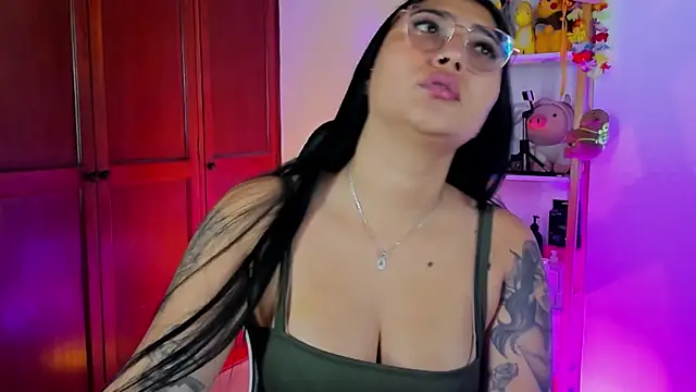 eymy-hadid online show from December 20, 6:04 pm