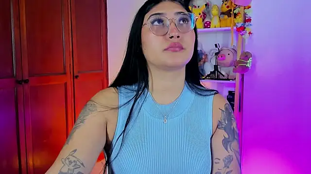 eymy-hadid online show from December 21, 9:00 pm