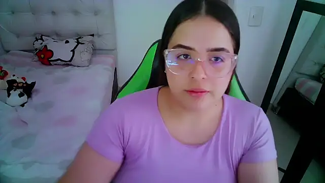 Snapshot of _alicia_z chatting on December 3, 6:38 pm alicia z online show from December 3, 6:38 pm