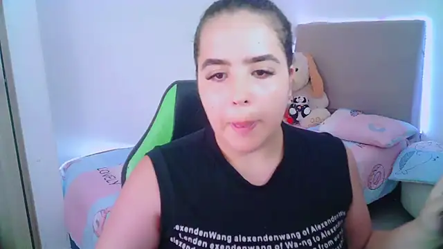 Snapshot of _alicia_z chatting on January 25, 6:02 pm alicia z online show from January 25, 6:02 pm