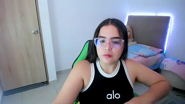 Snapshot of _alicia_z chatting on March 17, 6:00 pm alicia z online show from March 17, 6:00 pm