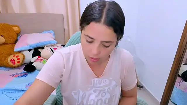 Snapshot of _alicia_z chatting on February 5, 4:39 am alicia z online show from February 5, 4:39 am