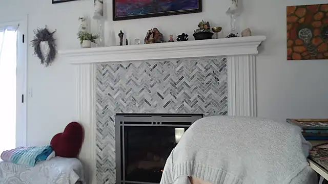 AuroraWillows online show from March 16, 1:59 pm