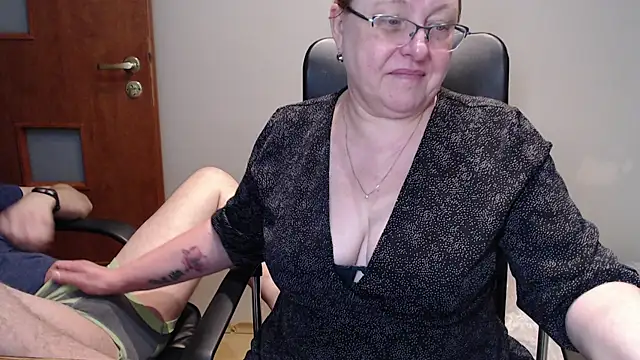 JoannaAndNeighbour online show from February 9, 8:22 am