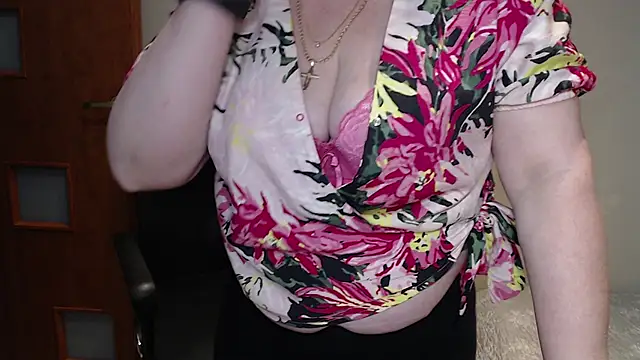 JoannaAndNeighbour online show from March 20, 11:49 am