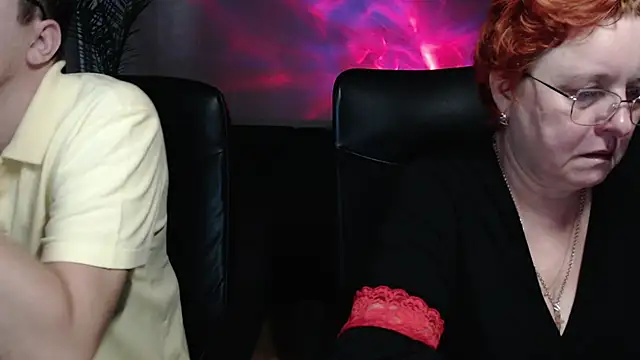 JoannaAndNeighbour online show from November 16, 9:37 am