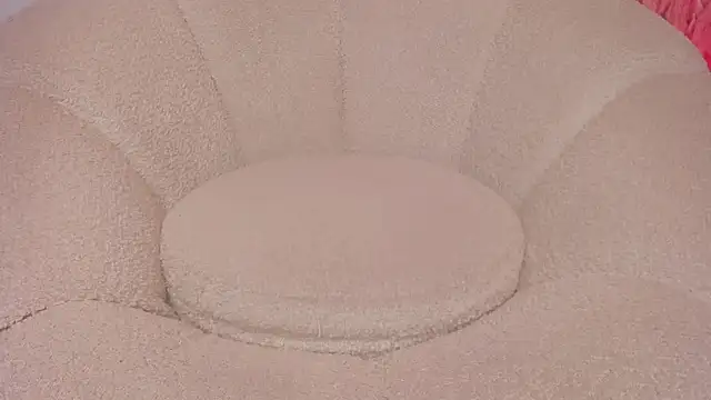 whiite snow online show from December 12, 2:00 pm