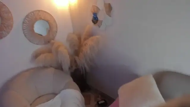 whiite snow online show from February 20, 9:20 pm