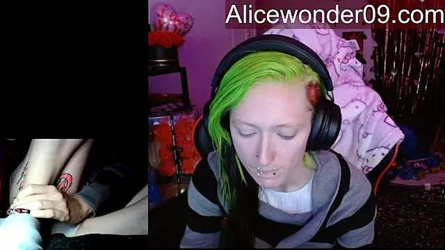 alicewonder09 online show from February 15, 5:59 am