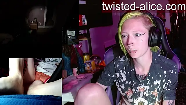 alicewonder09 online show from May 31, 3:15 am