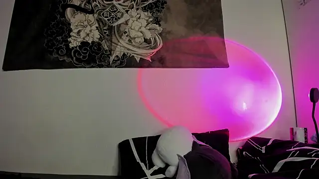 t0riayun0 online show from January 19, 2:57 am