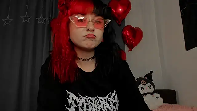 t0riayun0 online show from February 19, 7:05 pm