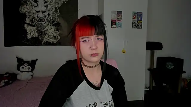 t0riayun0 online show from February 23, 2:40 am