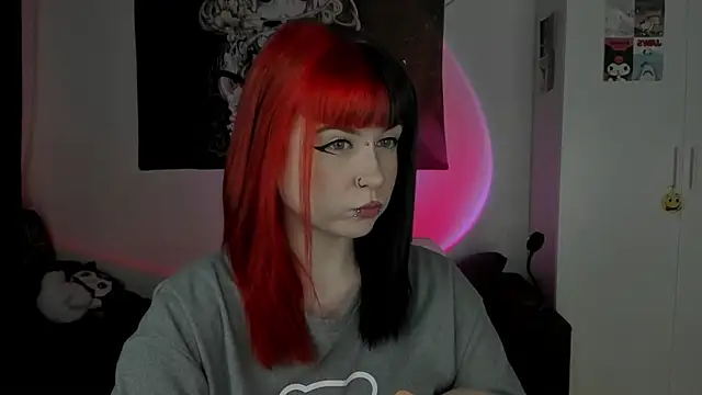 t0riayun0 online show from March 17, 9:55 pm