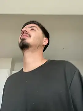 Snapshot of Bbyboyivan chatting on December 29, 9:09 pm Bbyboyivan online show from December 29, 9:09 pm