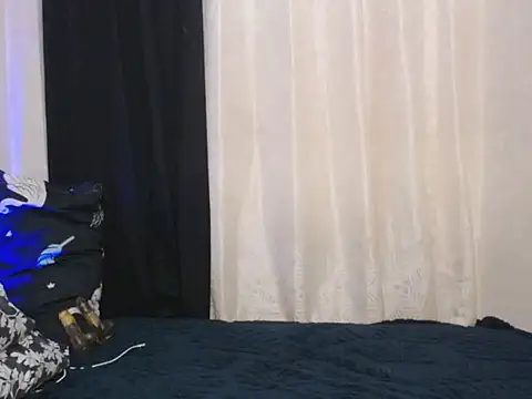 Snapshot of MirabelleNotch chatting on March 4, 2:12 pm MirabelleNotch online show from March 4, 2:12 pm