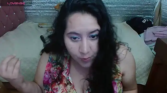 EMILY-NESSA online show from March 10, 1:27 pm