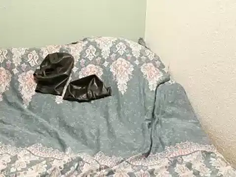 turnsen4y online show from December 24, 11:00 pm